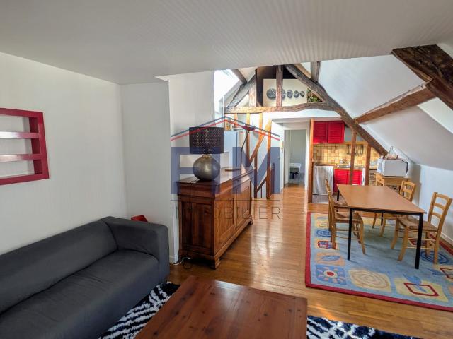 A LOUÉ APPARTEMENT DE TYPE F2 MEUBLE