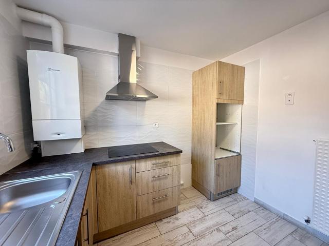 A LOUER MURET Appartement T3 de 57 m² avec cuisine équipée, jardin et cour G1333