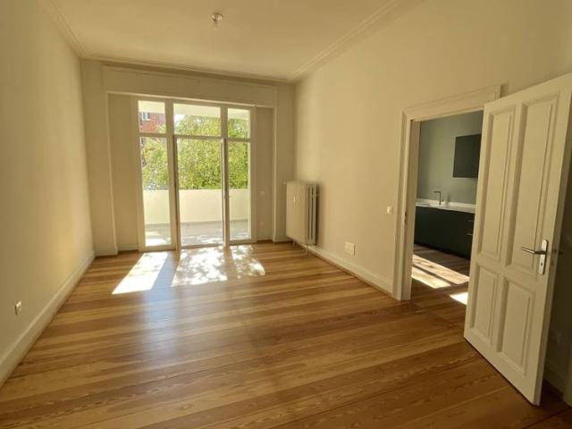 À LOUER ! Magnifique appartement bourgeois meublé de 191m² entièrement rénové par architecte à proximité du parc de l'Orangerie