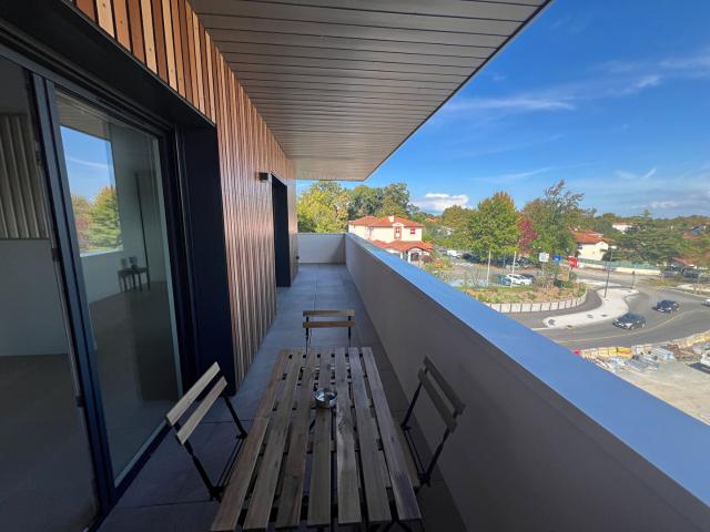 A louer Magnifique T1 Bis avec terrasse Neuf