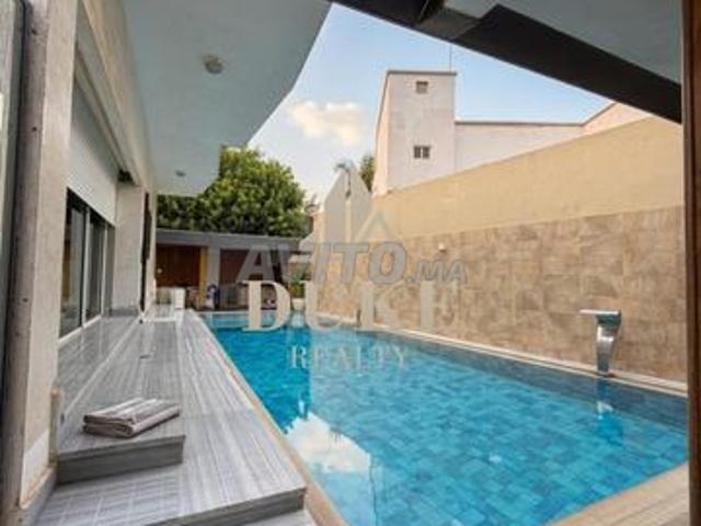 À louer – Magnifique villa de 580 m² avec piscine