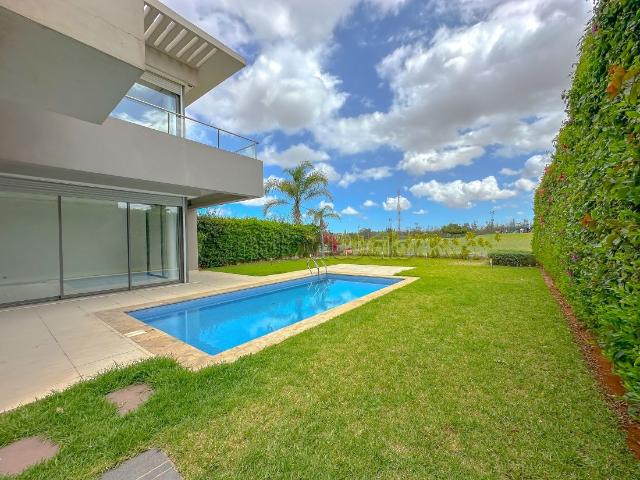 À louer – Magnifique villa de prestige à Prestigia Bouskoura Ville Verte avec vue imprenable sur le golf