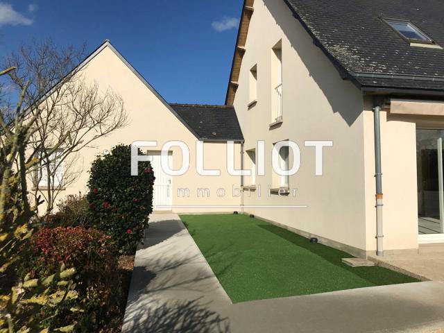 A louer: Maison 7 Pièces St Etienne En Coglès Réf.521CV