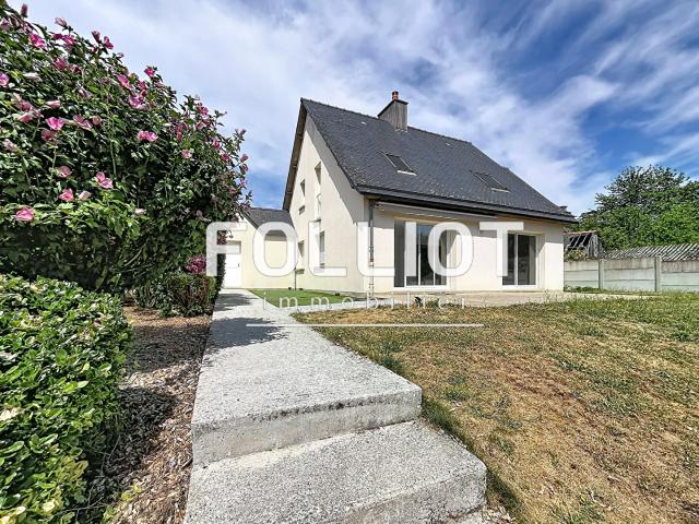 A louer: Maison T7 avec Jardin à St Etienne En Coglès Réf.521CV