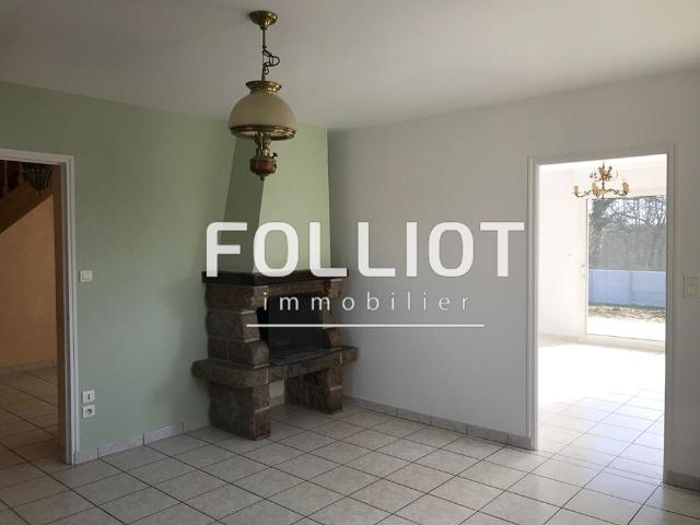 A louer: Maison T7 avec Jardin � St Etienne En Cogl�s R�f.521CV