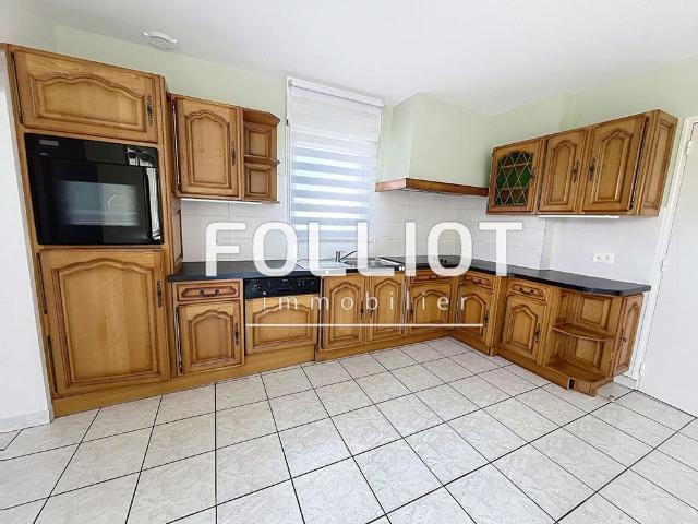 A louer: Maison T7 avec Jardin St Etienne En Cogls Rf.521CV