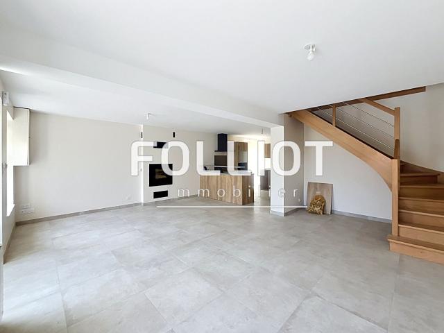 A louer: Maison T4 Rénovée Le Châtellier Réf.2552CCV