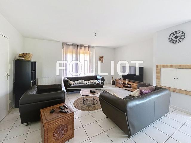 A louer: Maison T5 avec Jardin � L�cousse R�f.535CV