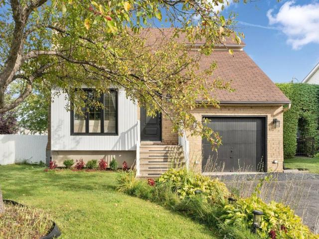 À louer / Maison à étages