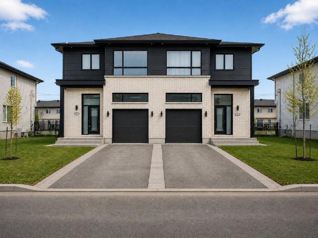 À louer / Maison à étages