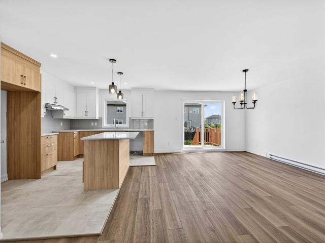 À louer / Maison à étages