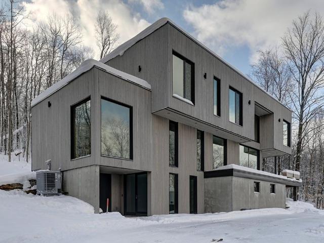 À louer / Maison à étages