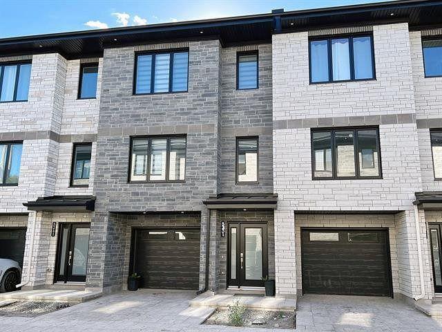 À louer / Maison à étages