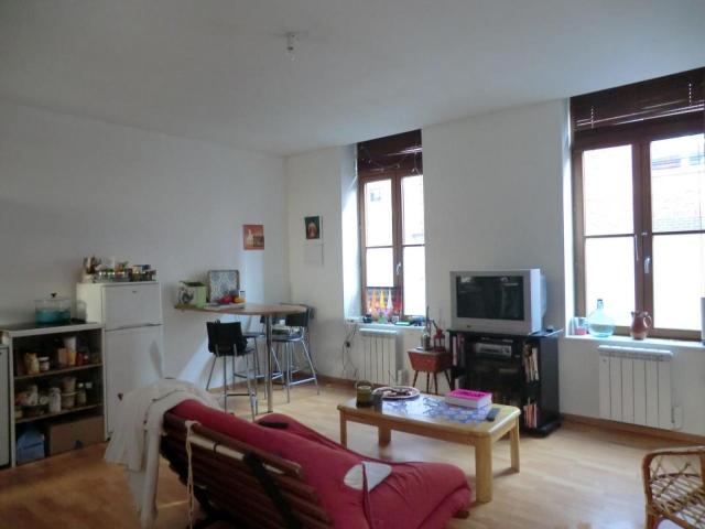 a louer: maison à lille•• 938 €