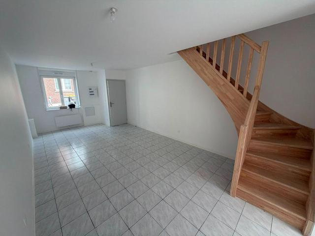 a louer: maison à tourcoing•• 820 €