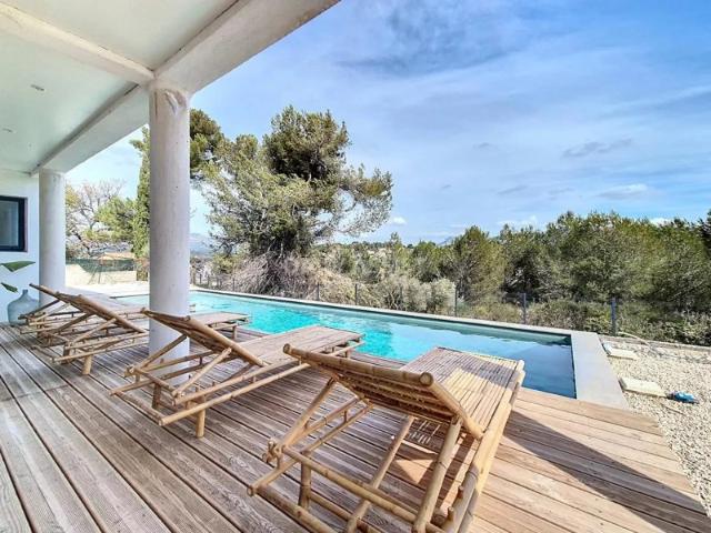 À louer Maison contemporaine de 120 m² avec piscine et jacuzzi Vallon des Gavots, Aubagne
