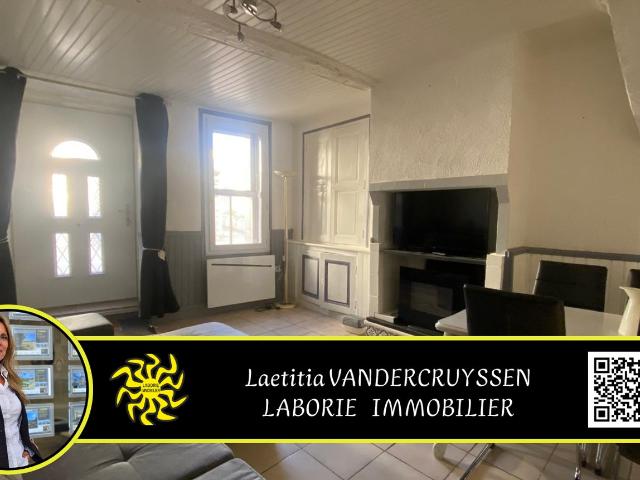A louer maison de village T3 meublée de 66 m2 avec terrasse tropézienne à CREISSAN