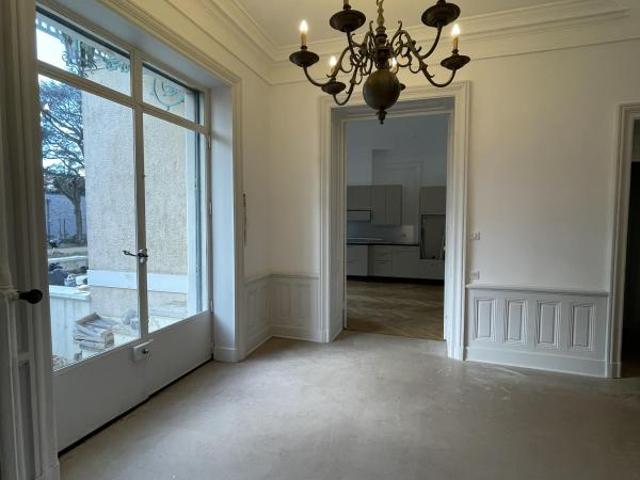 A LOUER Maison de ville de 235m² avec 7 Chambres Rue Genin LYON 5