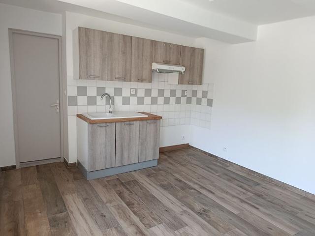 A louer maison de ville de type F2 Carentan Les Marais