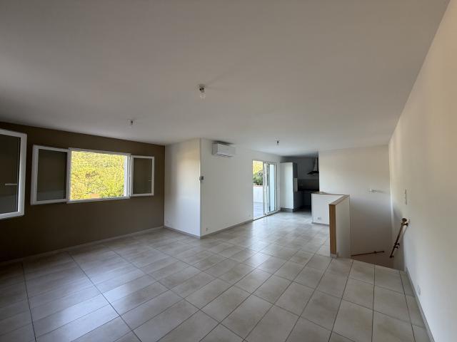 A LOUER MAISON F4 GARAGE, TERRASSE, ARLES SUR TECH LE PONT NEUF Groupement Immobilier 66