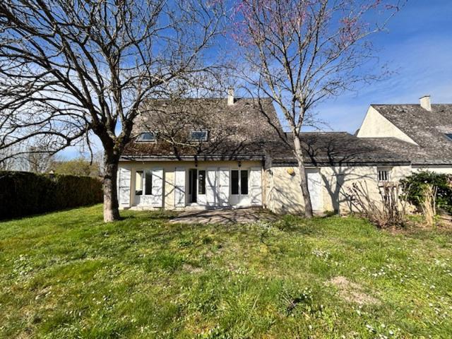 À LOUER MAISON FAMILIALE RESTIGNÉ