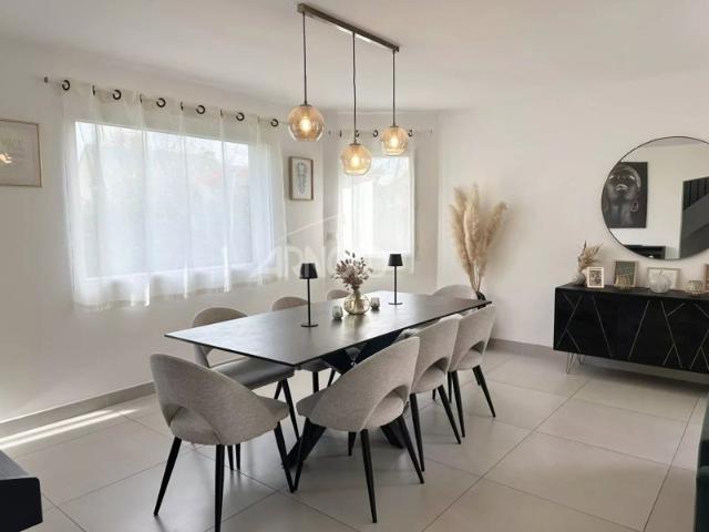 A LOUER Maison meublée avec piscine 170 m² Sainte Luce sur Loire