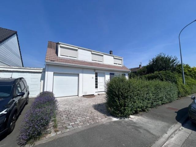À louer Maison mitoyenne 1 côté, 5 pièces située à Lambersart 59130