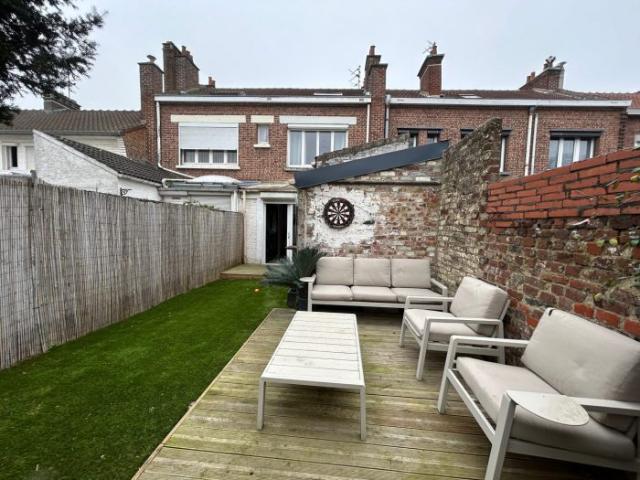 À louer Maison mitoyenne 2 côtés, 4 pièces située à Lille 59160