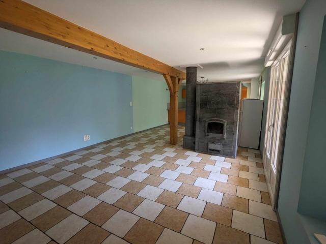À louer Maison mitoyenne 2 côtés, 3 pièces située à Montluçon 03100