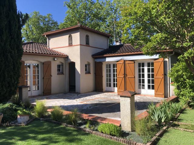 A LOUER MAISON PLAIN6PIED AVEC GARAGE ET JARDIN