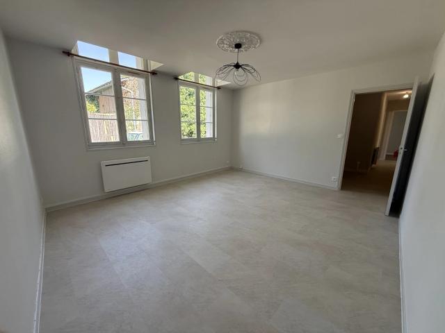 A LOUER Maison de plain pied 2 chbres