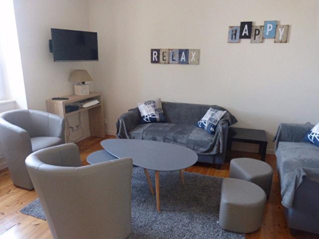 A LOUER MEUBLE A L ANNEE: appartement T4 79 m� � AGON COUTAINVILLE