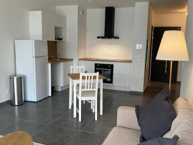 A LOUER Mont Saint Martin F2 Meublé Balcon et Garage