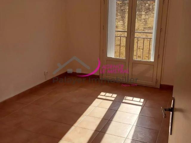 A LOUER MONTEUX APPARTEMENT F3 RÉSIDENCE LE TREWEY