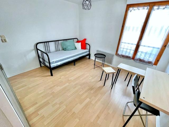 A LOUER NANTES CANCLAUX MELLINET STUDIO MEUBLï¿½ PRATIQUE DE 18.32 Mï¿½