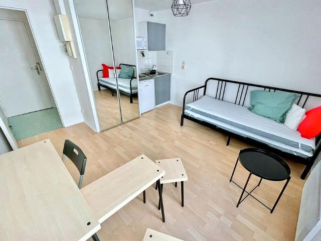 A LOUER NANTES CANCLAUX MELLINET STUDIO MEUBLï¿½ PRATIQUE DE 18.32 Mï¿½
