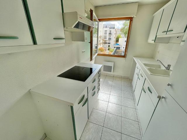 A LOUER NANTES CENTRE Bel appartement 2 piï¿½ces de 48 mï¿½ avec BALCON + BOX FERMï¿½