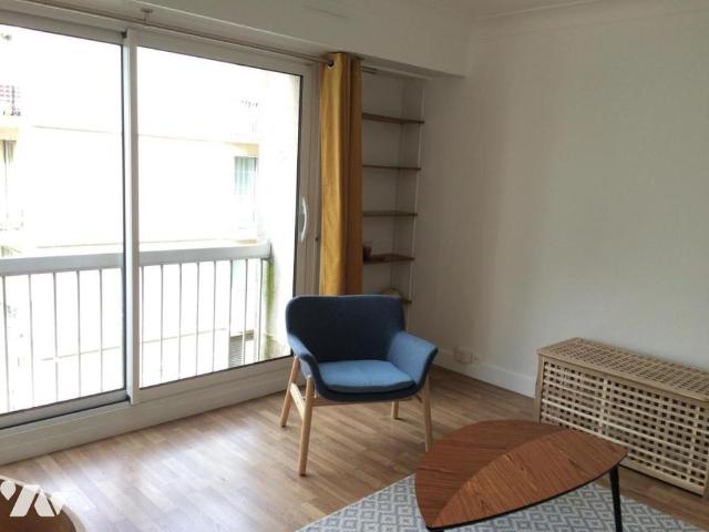 A LOUER NANTES Guist'Hau APPARTEMENT T1 MEUBLE + parking sous sol