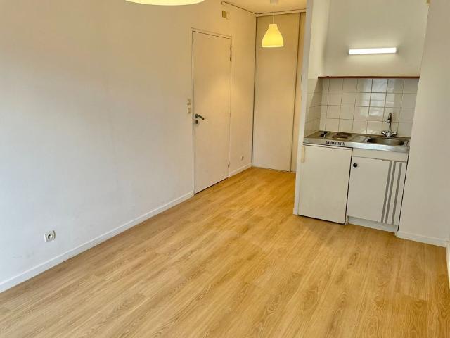 A LOUER NANTES ST CLEMENT Studio de 18.89 mï¿½ IDEAL ETUDIANT