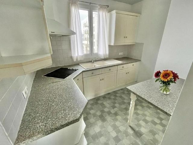 A LOUER NANTES ST DONATIEN T3 TRAVERSANT ET LUMINEUX DE 67.30M² AVEC CAVE