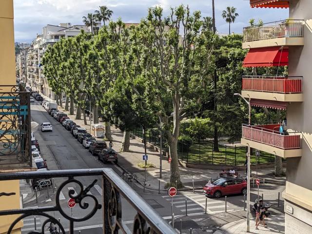À LOUER NICE RIQUIER BAIL ÉTUDIANT CONVENTIONNE CROUS 9 MOIS FERME 2 PIÈCES COMPACT NEUF ET MEUBLÉ AVEC BALCON