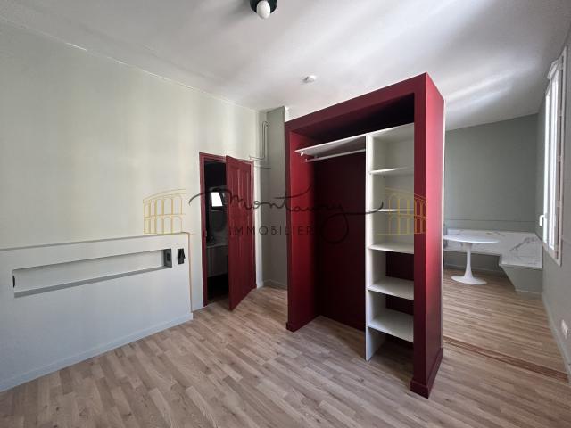 A LOUER NIMES STUDIO/P1 RENOVE ROUTE D'AVIGNON