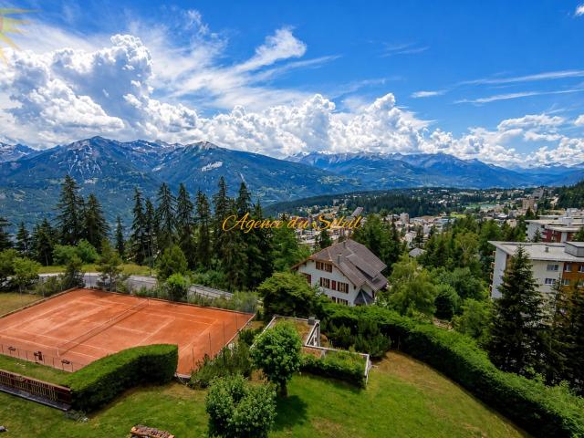 À louer au mois ou à la saison d'été: ce merveilleux 4.5 pièces à proximité des remontées mécaniques du Signal à Montana !