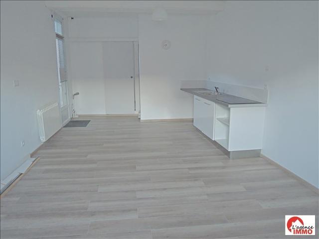 A LOUER AU COEUR DE BOUAYE MAISON MEUBLEE TYPE 2 DE 37 M2