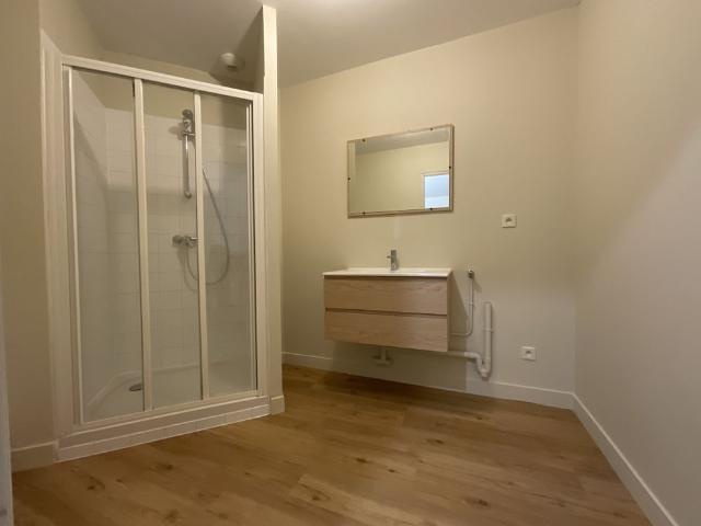 A LOUER Avenue d'Orléans Studio avec prêt de meubles de 42.30m²