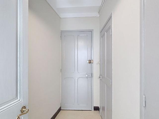A LOUER AVIGNON 84000 INTRAMUROS: APPARTEMENT 2 PIECES NON MEUBLE QUARTIER RUE PAUL SAIN