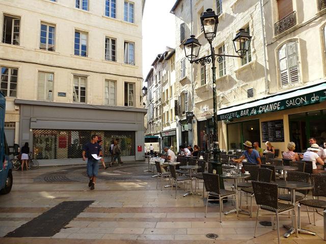 A LOUER AVIGNON INTRAMUROS 84000: T4 non meublé au charme de l'ancien 2chambres 690€CC