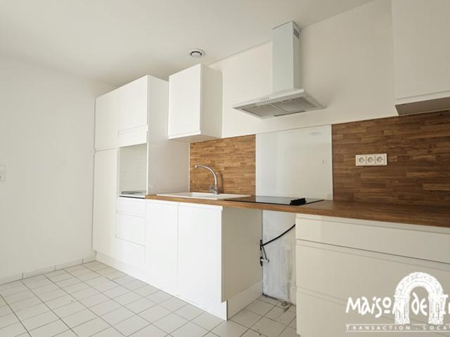 A louer à COGNAC Appartement T3 2 chambres 90m2 Rés