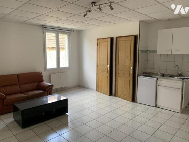 A LOUER A BEZANNES, proche REIMS, STUDIO DANS PETIT IMMEUBLE CALME