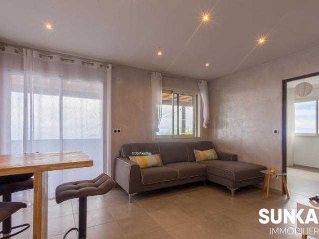 A louer à PETITE ILE Maison F4 meublée de 65 m² Loyer 1 030,40 CC Disponible le 10/06/2026